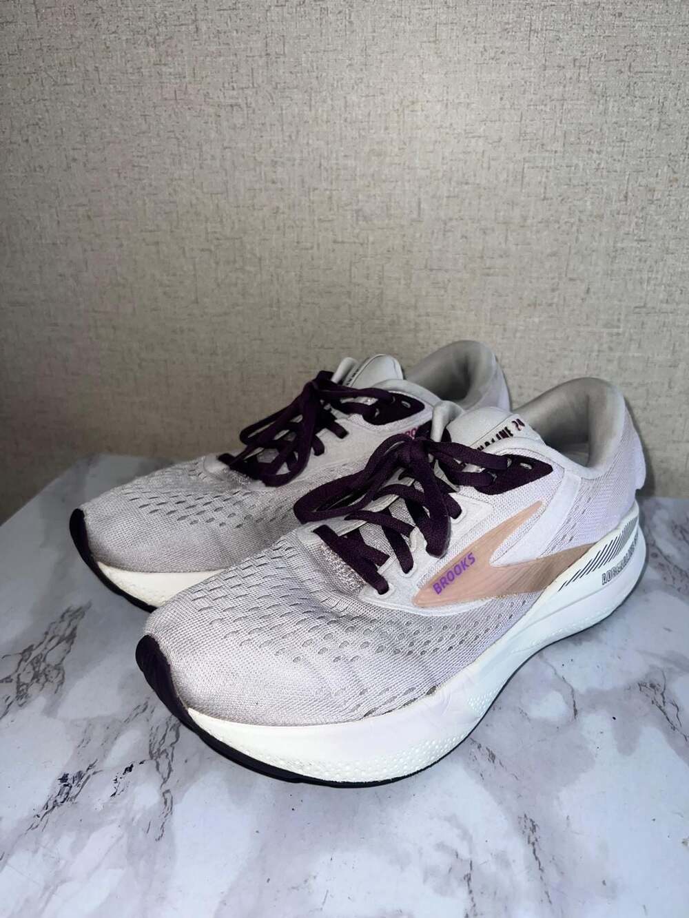 Brooks Women's Adrenaline GTS 24 Running Shoes Orchid/Coconut/Purple Size 9